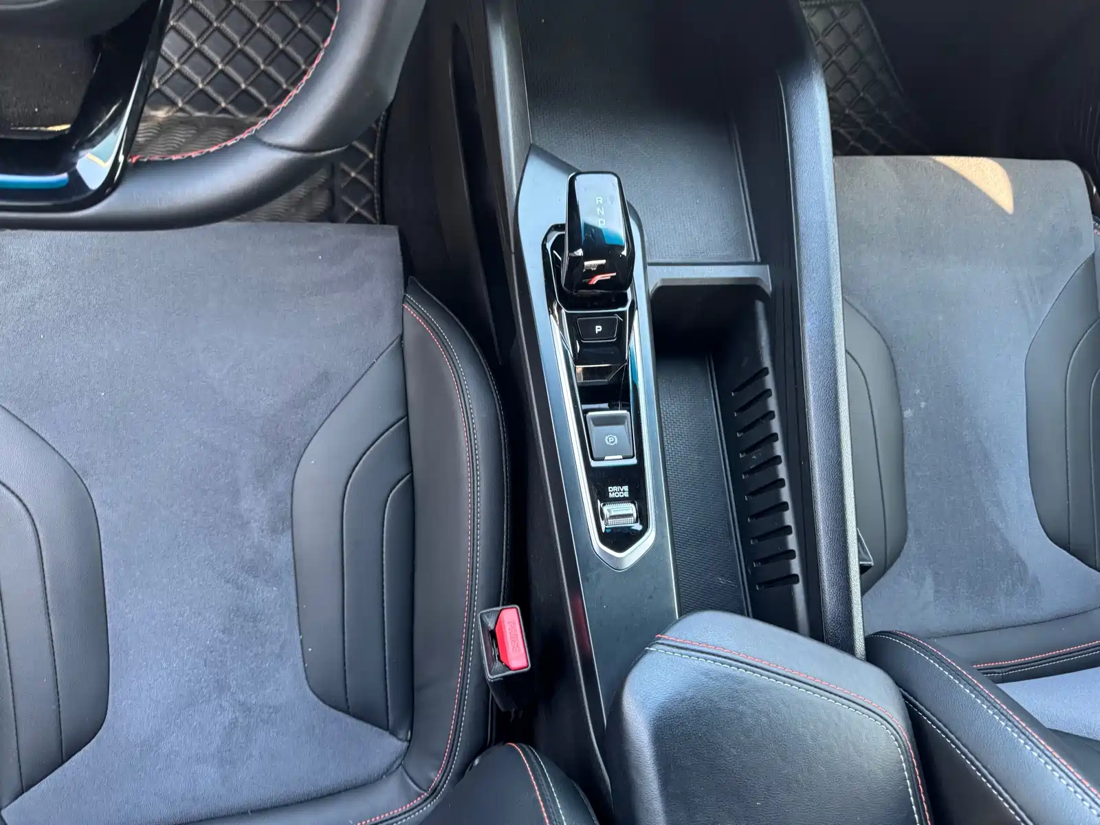 Фото 7 - Geely Binrui
