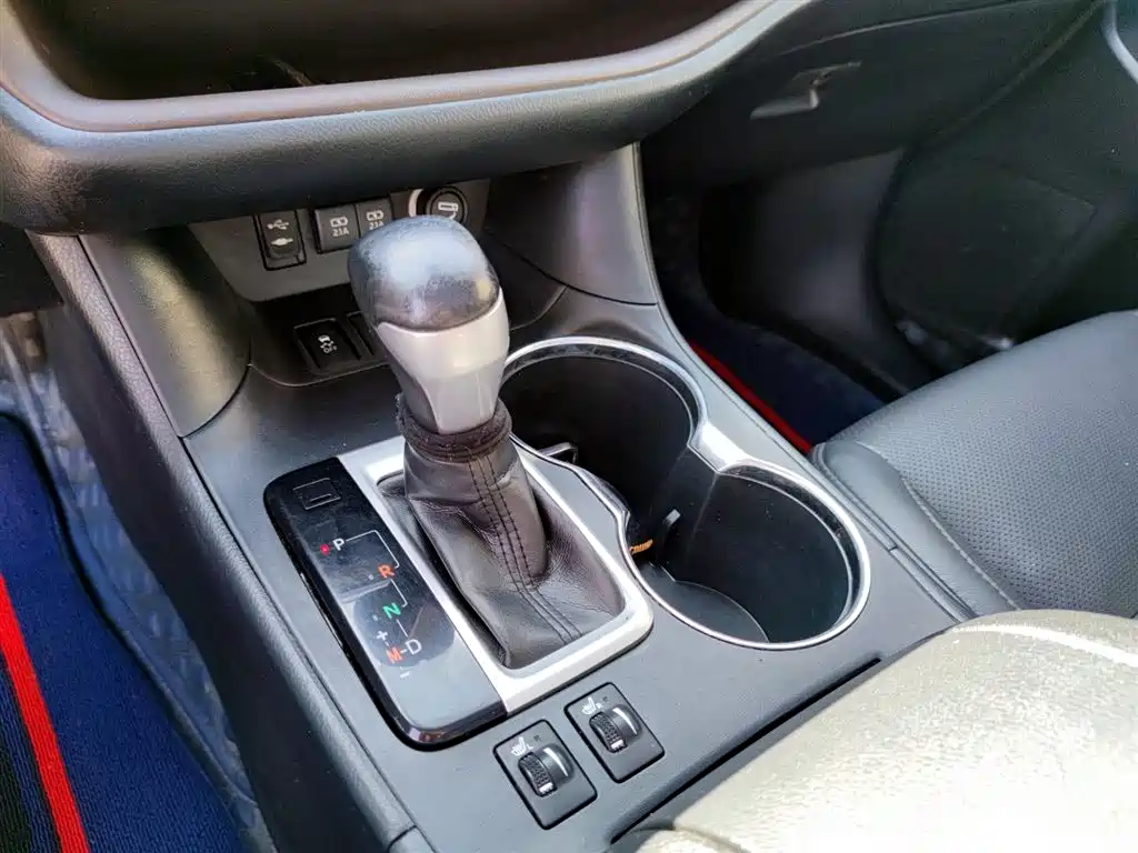 Toyota Highlander 2018 2.0T 4WD Premium 7-seater (China V) фото 14