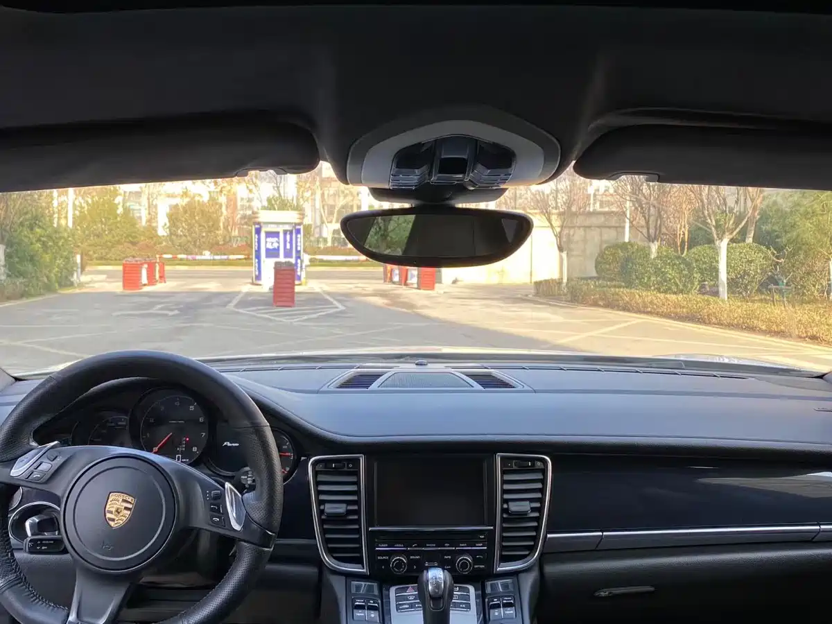 Porsche Panamera 2014 Panamera 4 3.0T фото 8