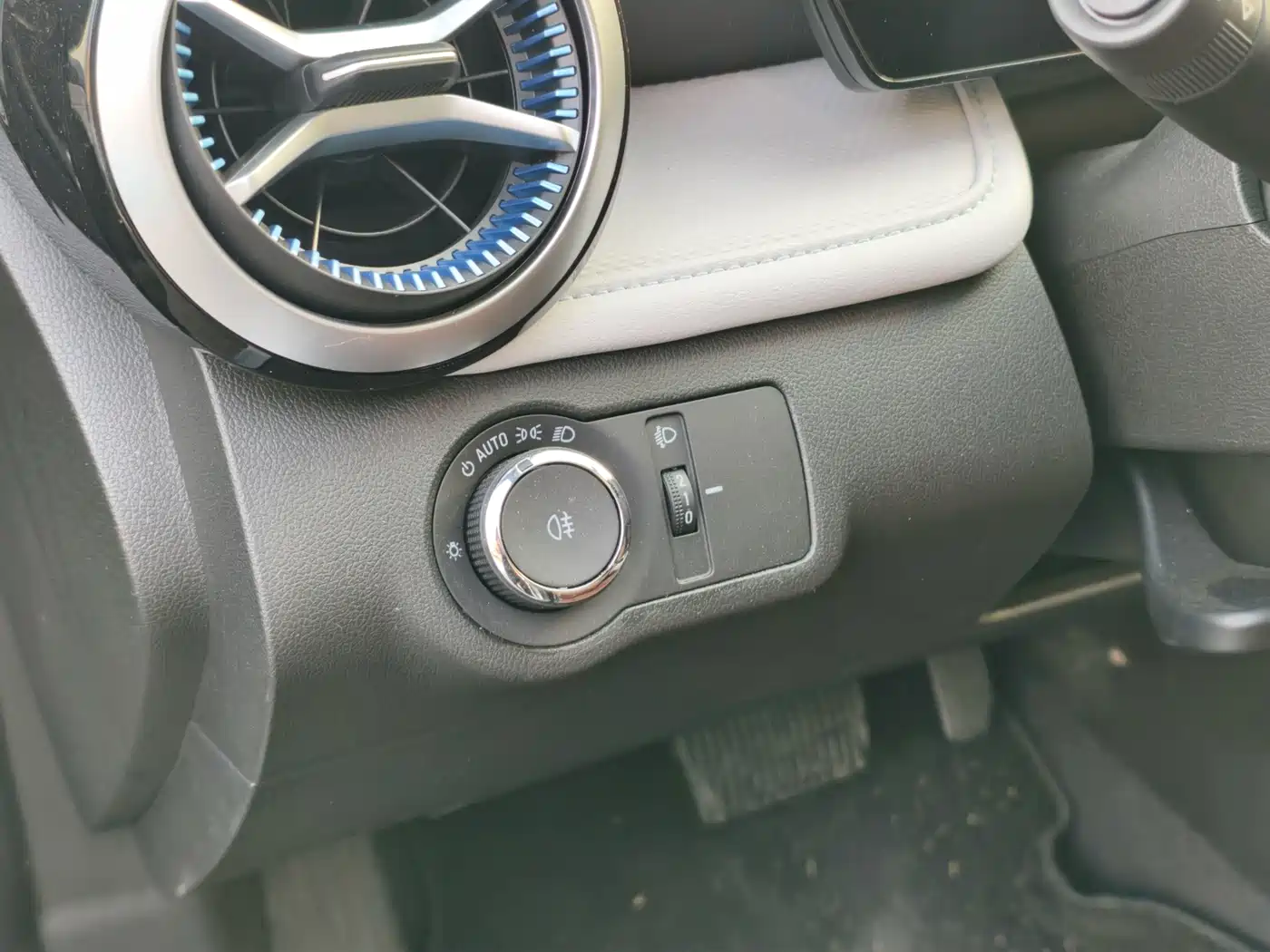Chevrolet Monza 2024 2023 1.5L Dual-Clutch Enjoyment Edition