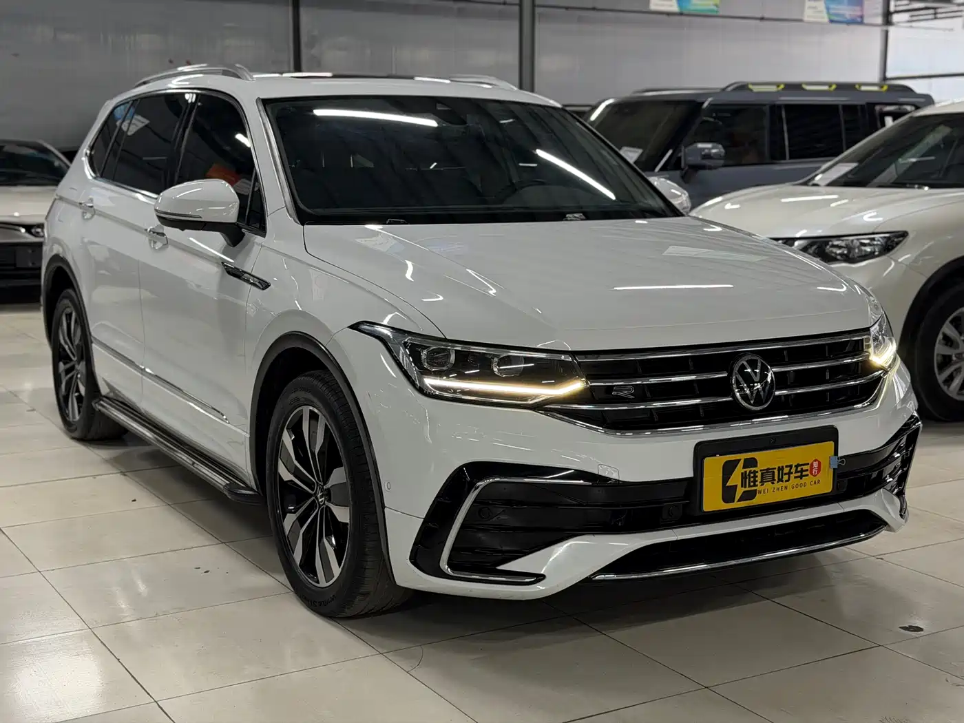 Volkswagen Tiguan L 2022 380TSI Automatic 4WD R-Line Cross Edition 7-Seater фото 3