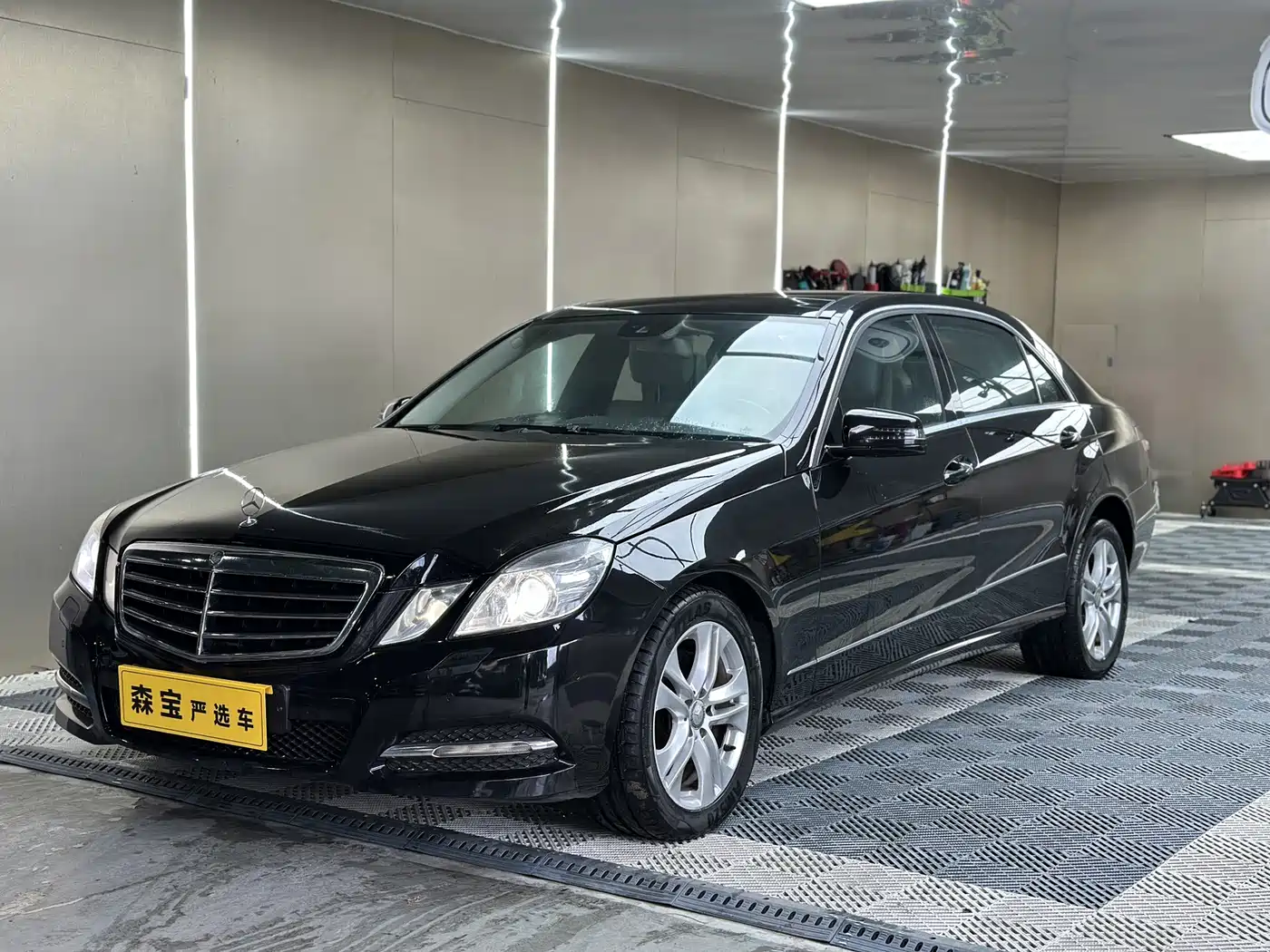 Mercedes-Benz E-Class 2010 E 300 L Fashion