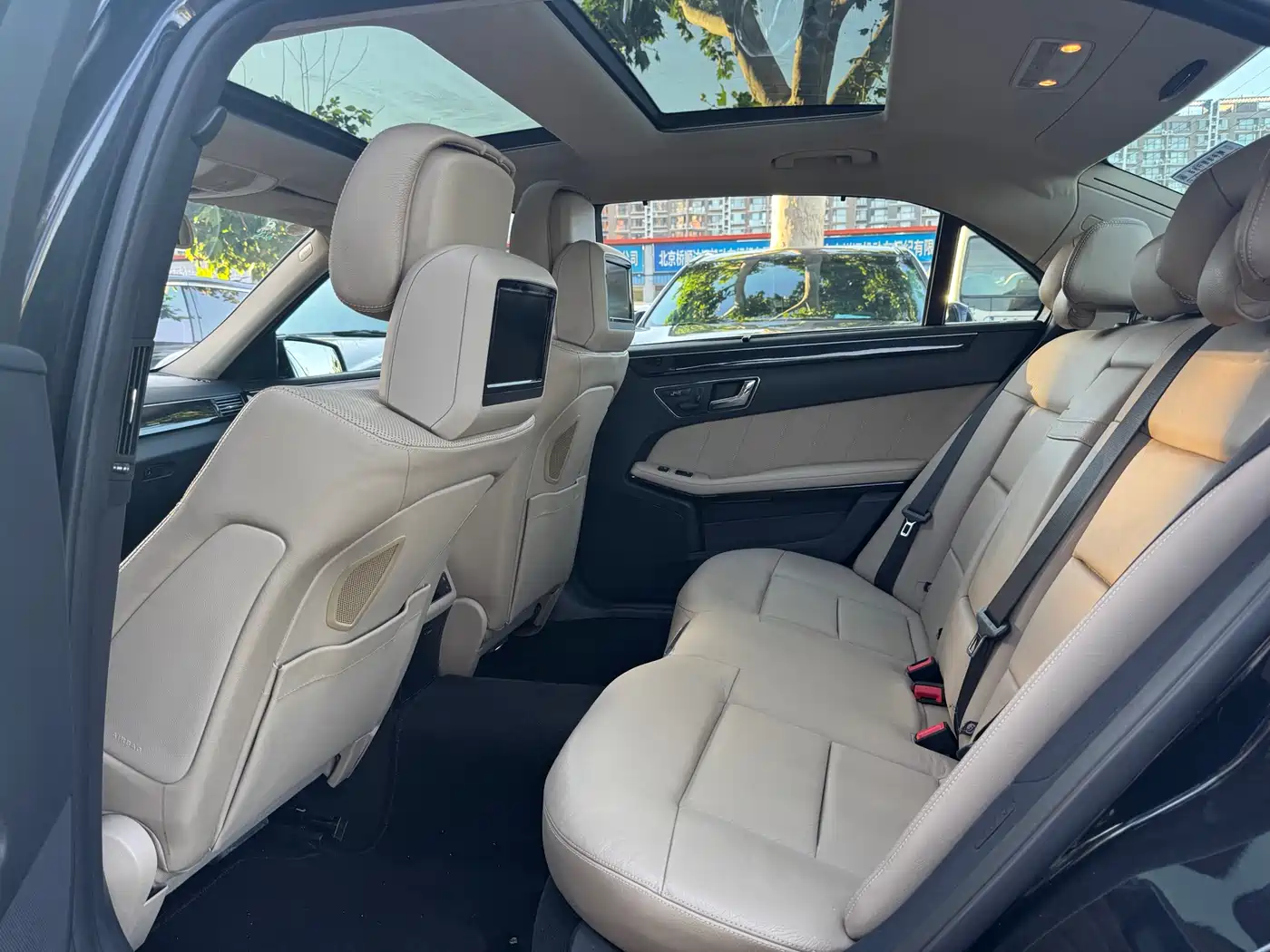 Mercedes-Benz E-Class 2011 E 300 L Fashion Premium фото 6