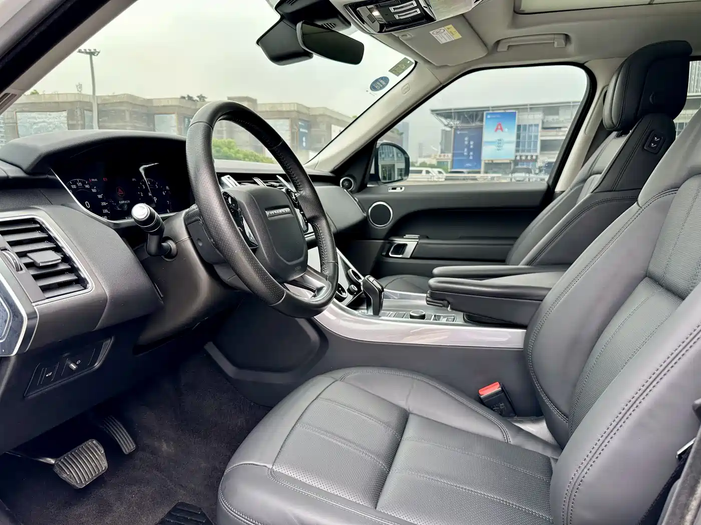 Land Rover Range Rover Sport 2019 3.0 SC V6 Special Edition фото 7