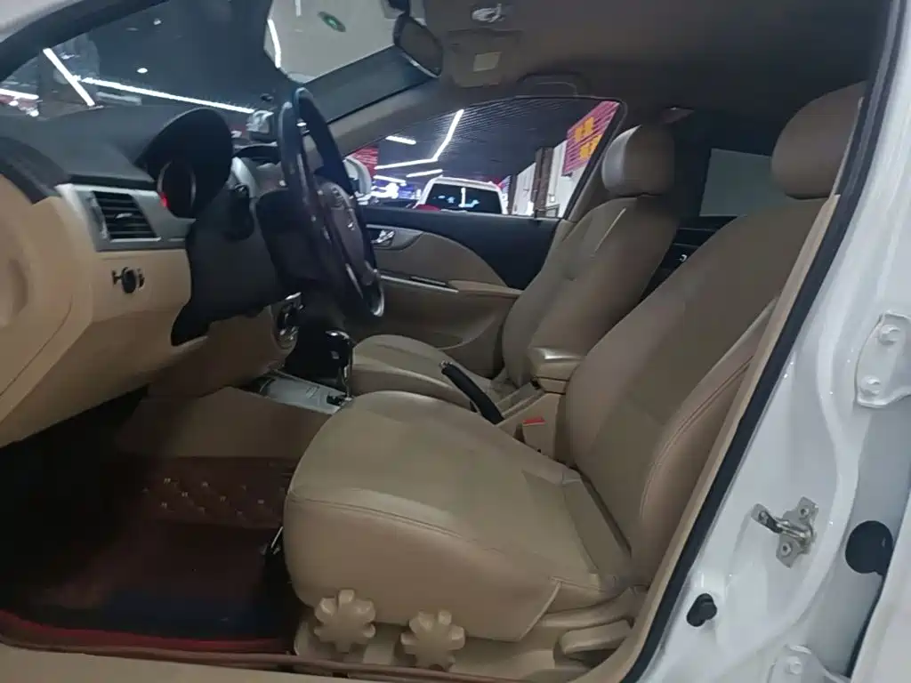 Фото 15 - Buick Excelle