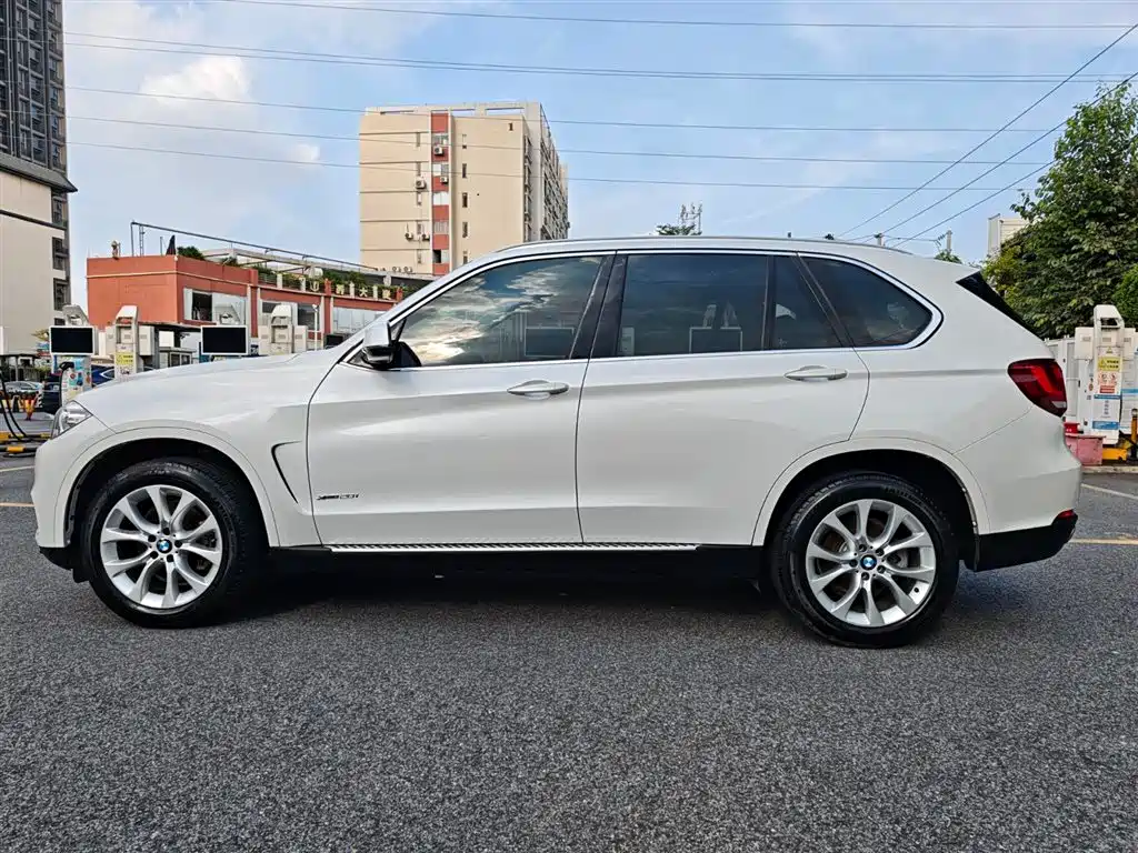 BMW X5 (Import) 2017 xDrive28i фото 8