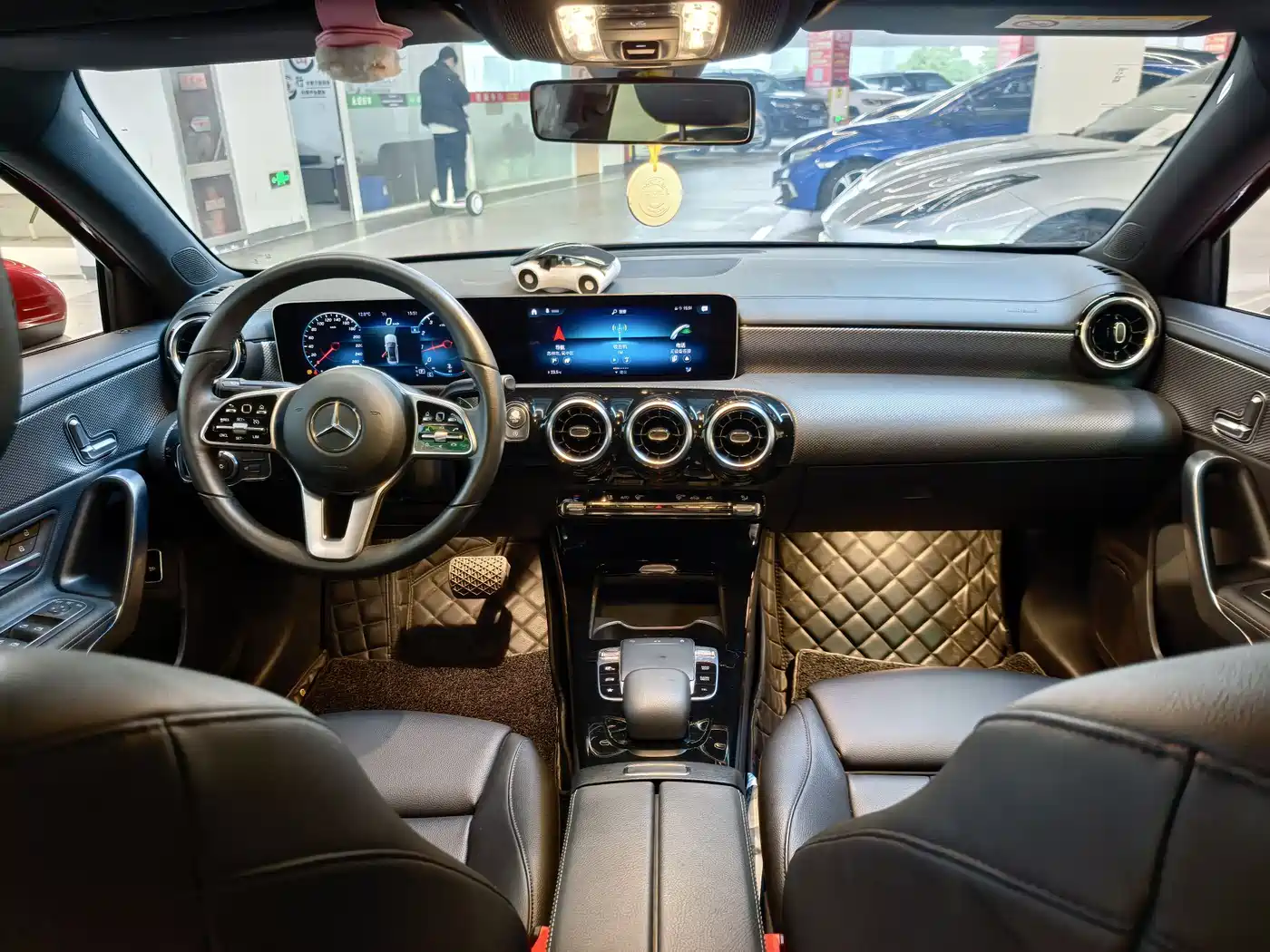 Mercedes-Benz A-Class 2019 A 200 L фото 8