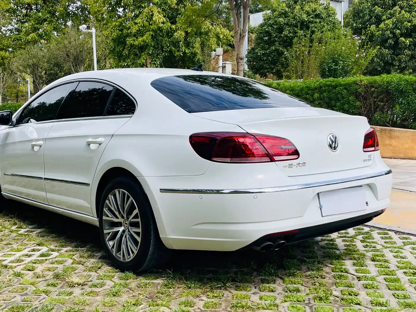 Volkswagen FAW-Volkswagen CC 2018 1.8TSI Luxury фото 5