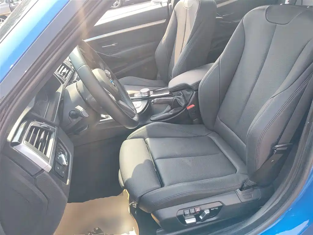 BMW 3 Series GT 2019 320i M Sport Package фото 15