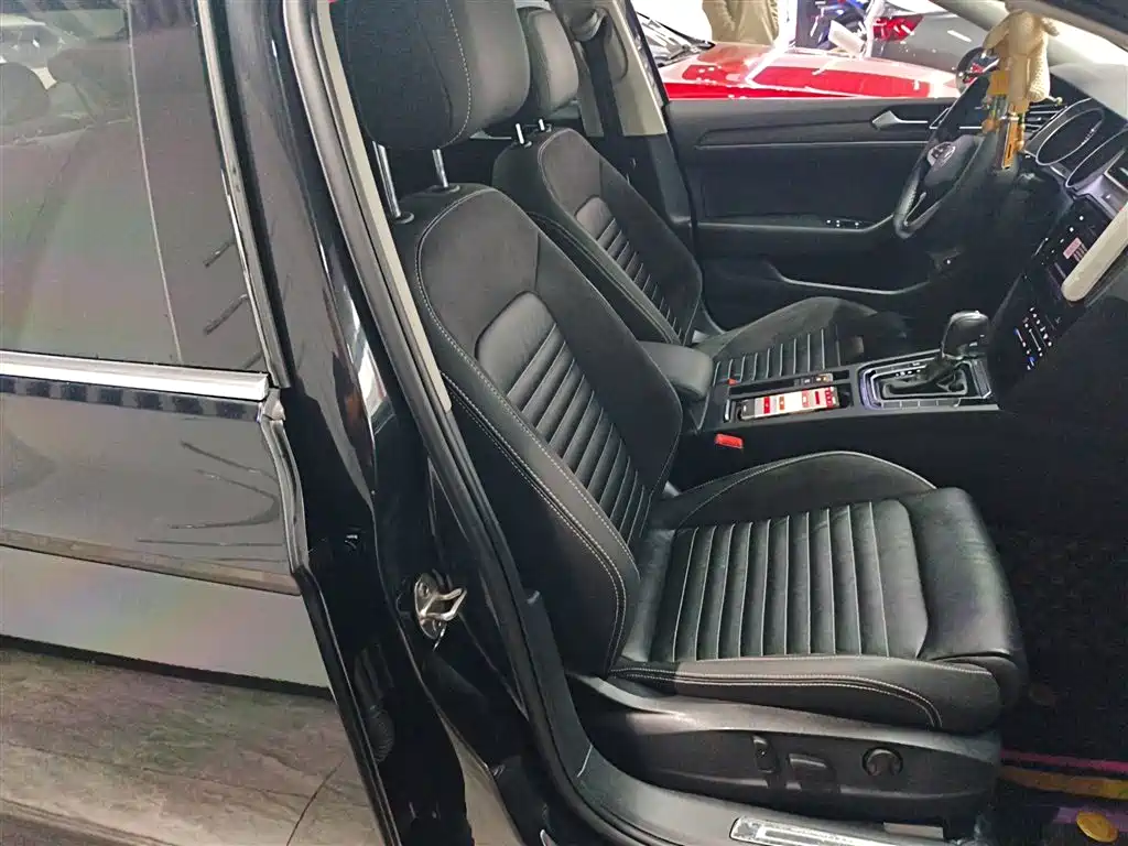 Volkswagen Magotan 2020 330TSI DSG Leading фото 25