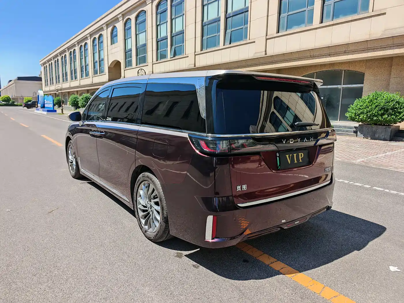 Voyah Auto Voyah Dreamer 2022 Low-carbon Dream+Smart Package фото 18