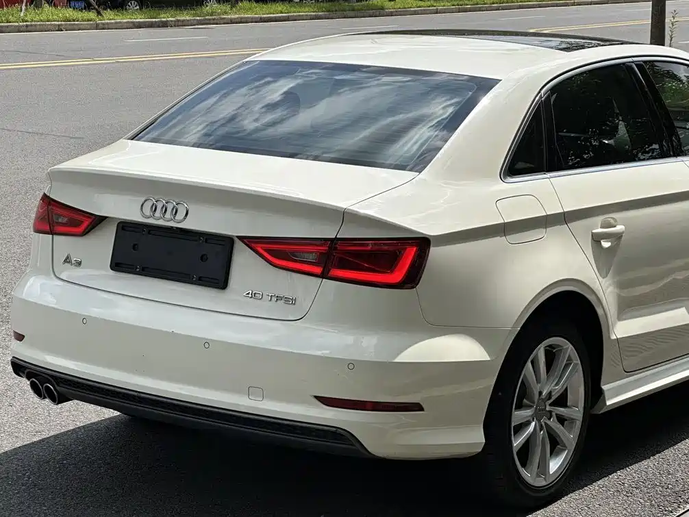 Audi A3 (Import) 2014 2014 Limousine 40 TFSI S line Comfort
