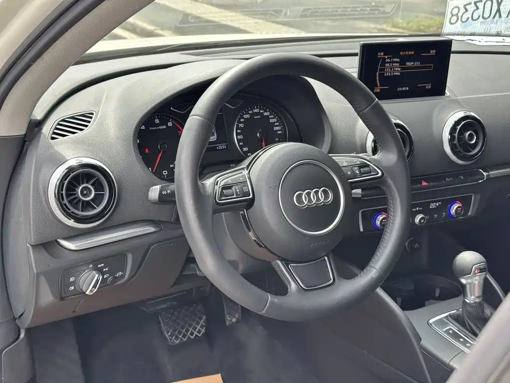Audi A3 (Import) 2014 2014 Limousine 40 TFSI S line Comfort
