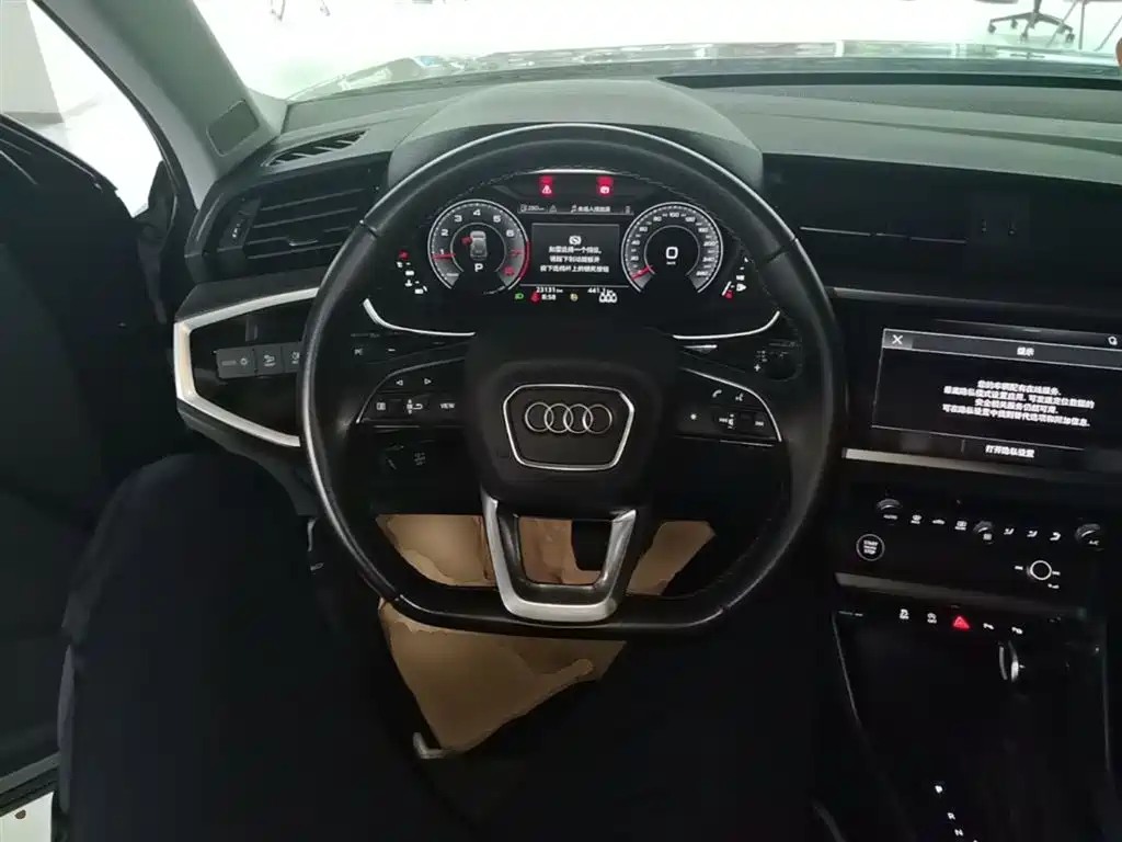 Audi Q3 2023 35 TFSI Fashion Dynamic Model (1.5T) фото 11