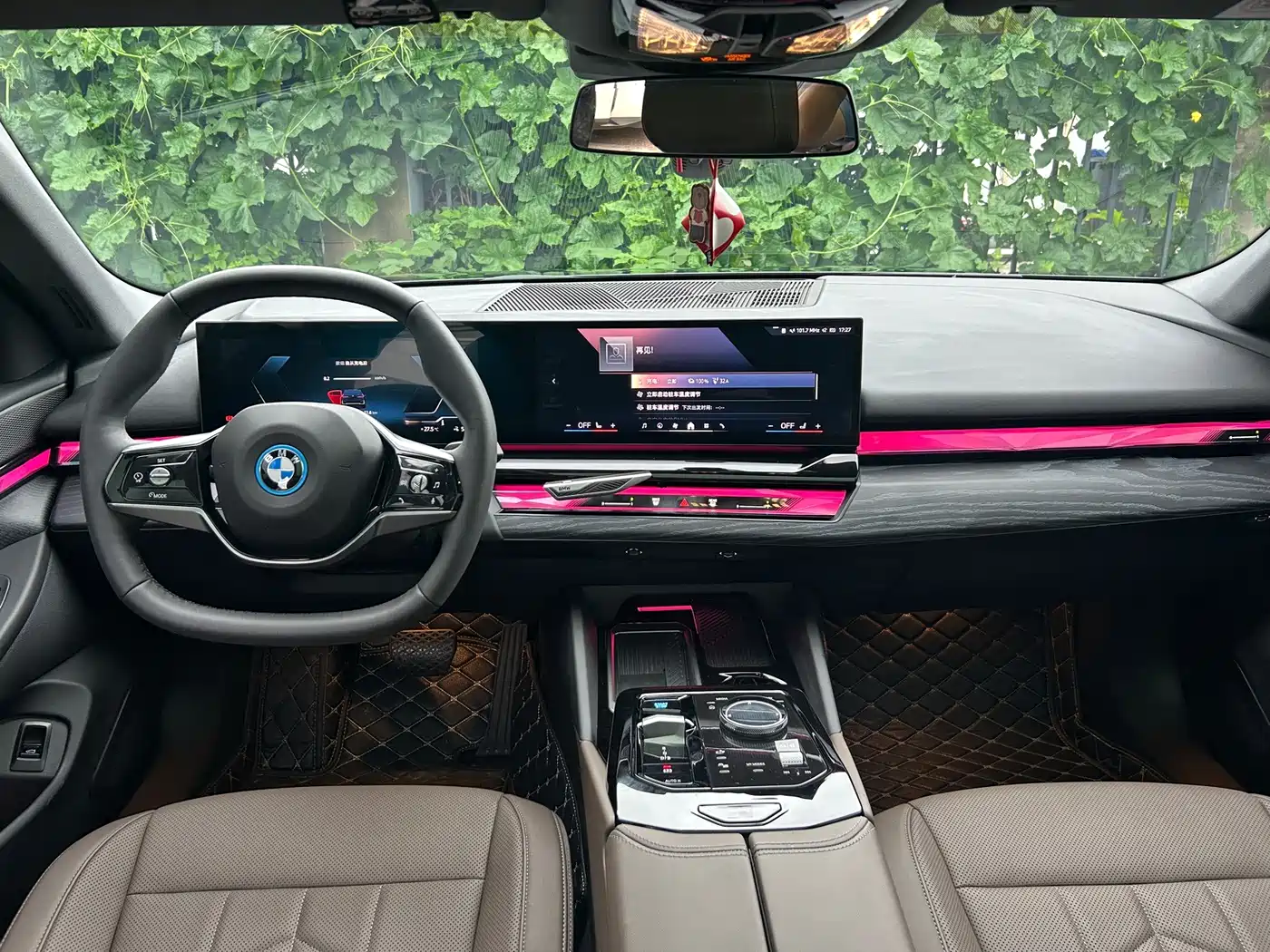 BMW i5 2025 2024 eDrive 35L Luxury Package