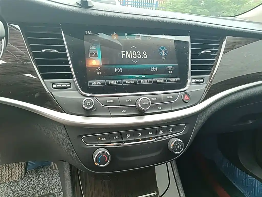 Buick Verano 2019 Sedan 20T Dual Clutch Leading фото 13