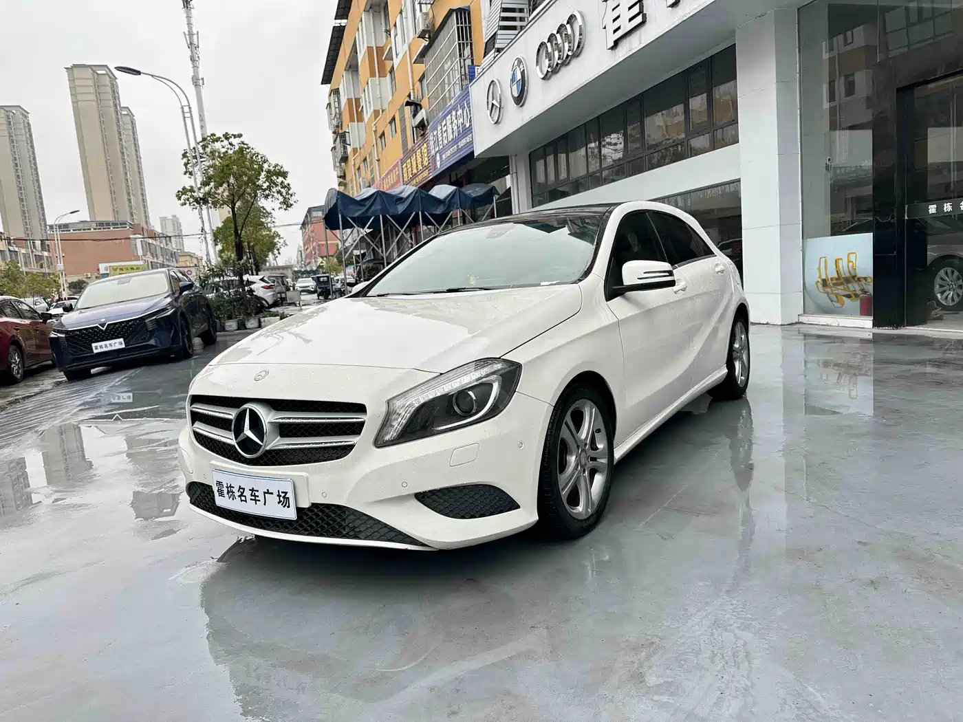 Mercedes-Benz A-Class (Import) 2013 A 200 Urban