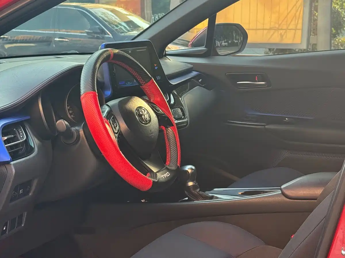 Toyota C-HR 2018 2018 2.0L Leading Edition China V