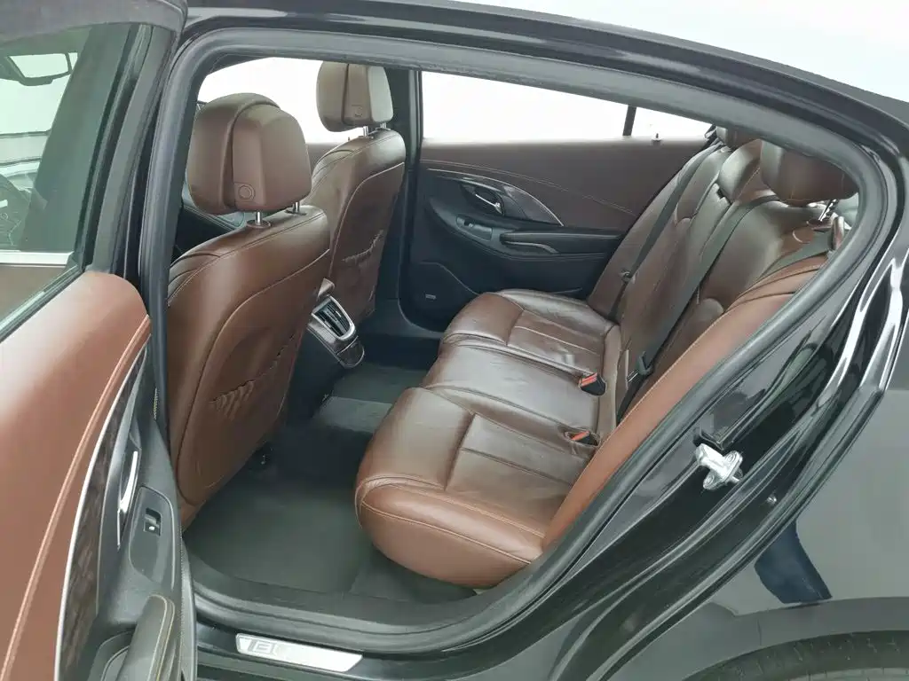 Фото 15 - Buick LaCrosse