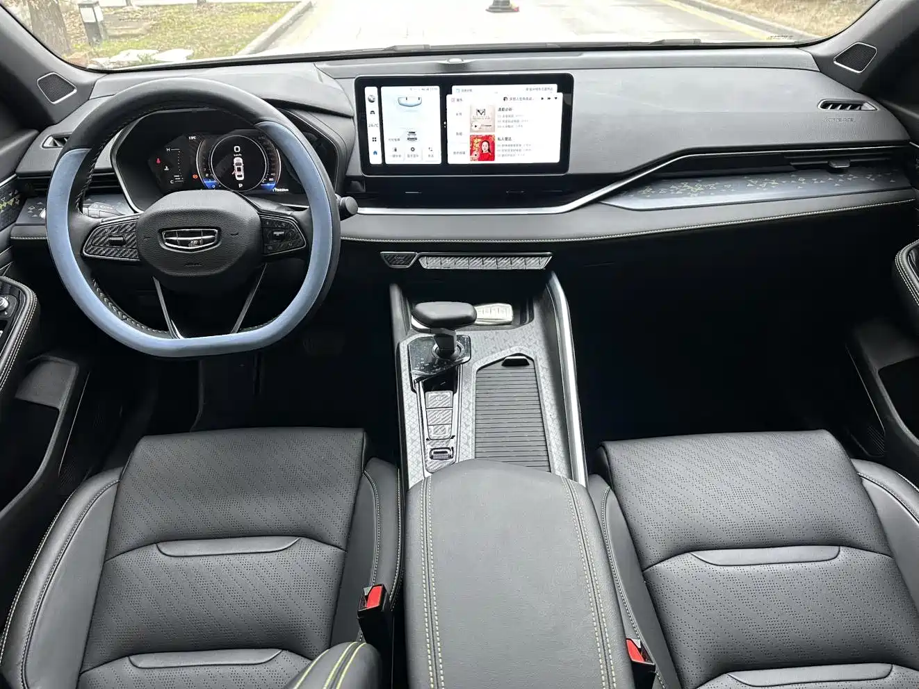 Фото 4 - Geely Preface