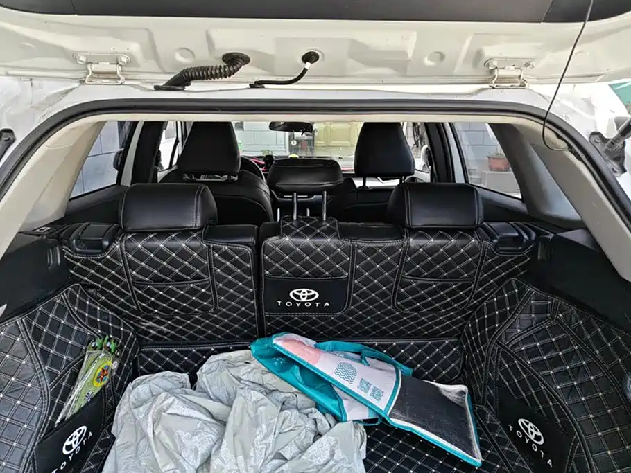 Toyota Frontlander 2023 2.0L CVT Elite Edition фото 4