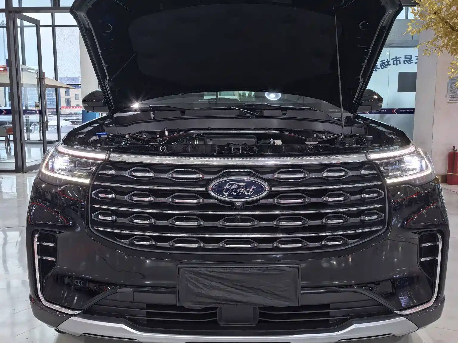 Фото 17 - Ford Explorer