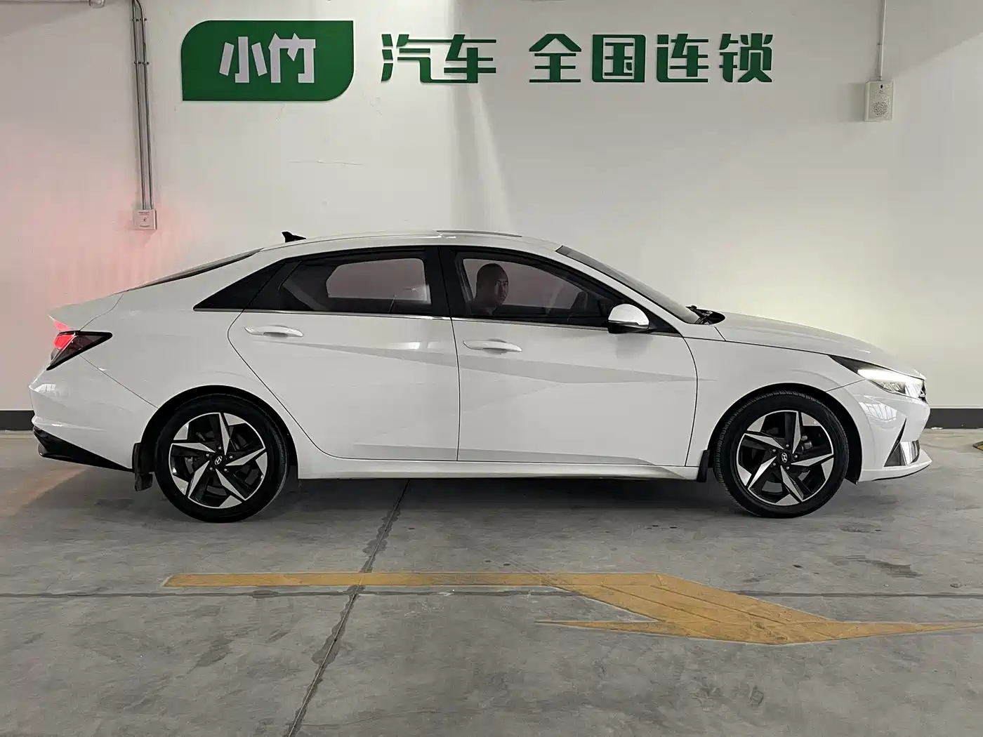 Hyundai Elantra 2022 1.5L CVT GLX Elite Edition фото 4