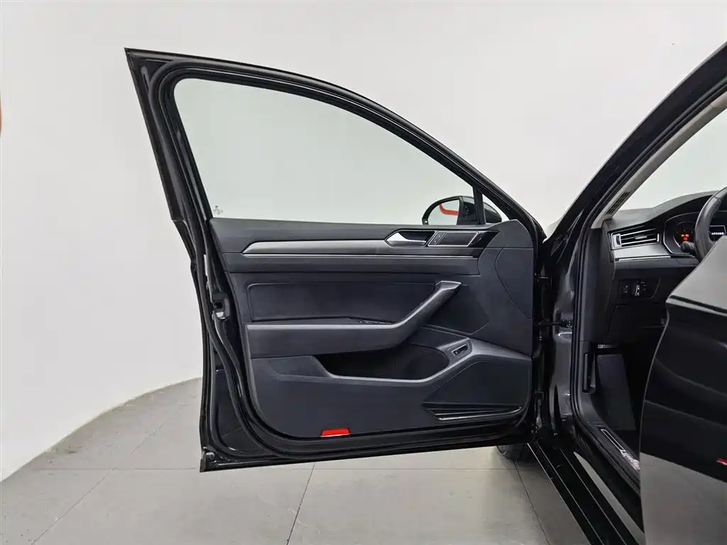 Volkswagen Magotan 2020 330TSI DSG Leading фото 8