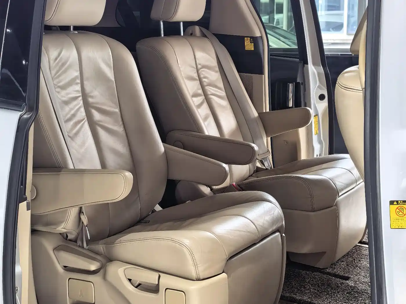 Toyota Previa 2012 2.4L 7-Seater Standard Edition фото 7