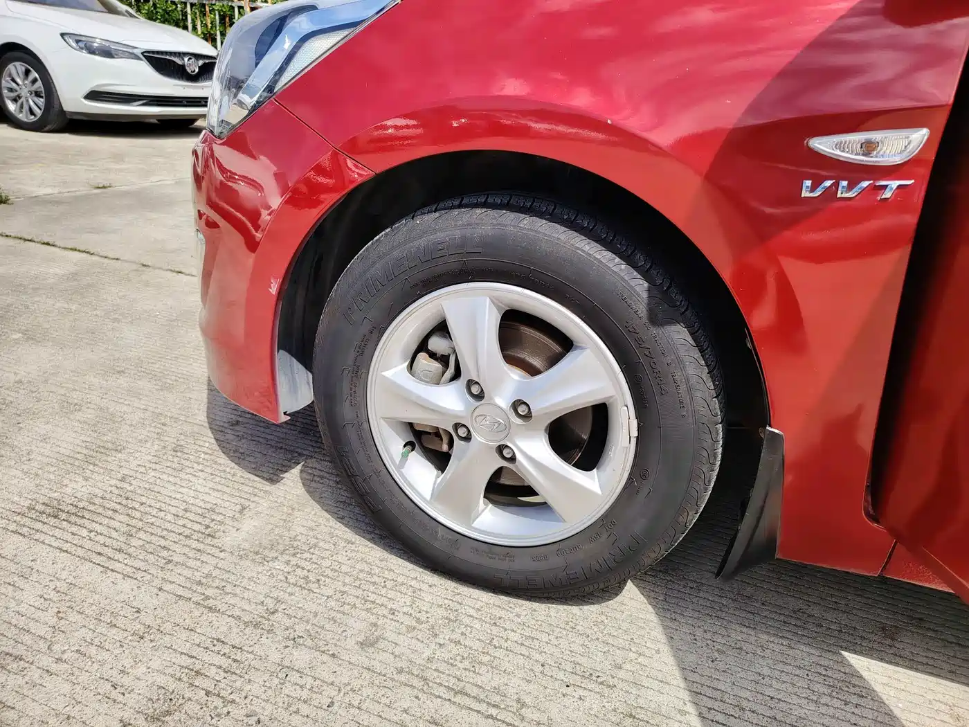 Hyundai Reina 2014 Model 1.4L Automatic GLX фото 10