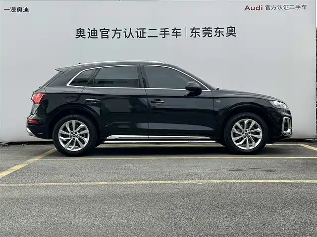 Audi Q5L 2022 40T Luxury Dynamic — фото 3