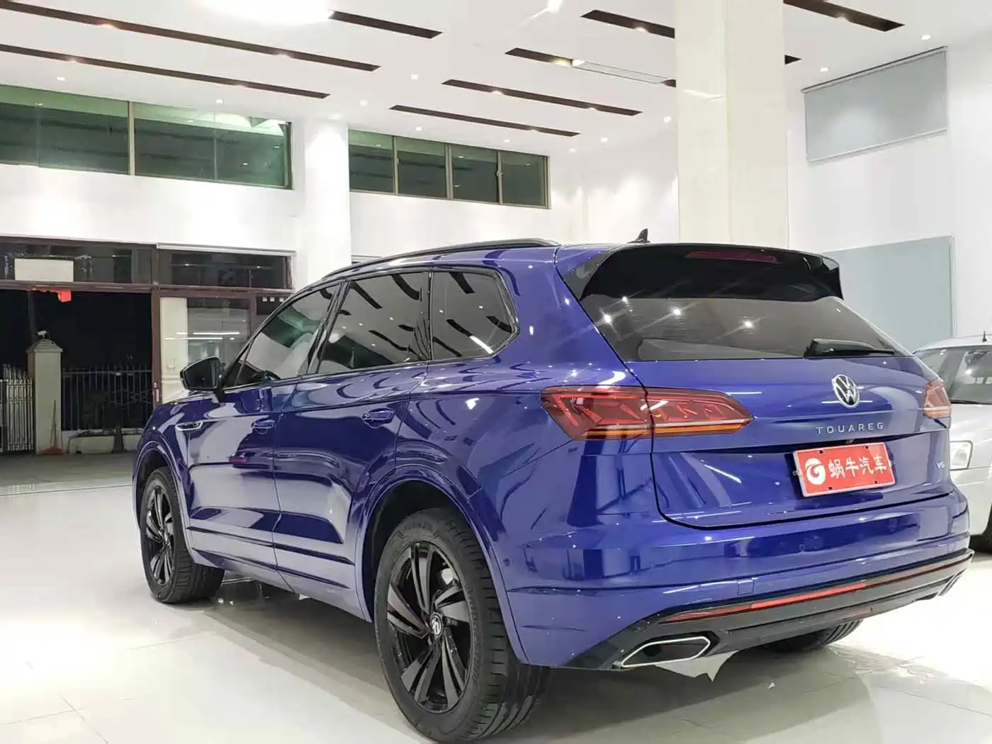 VOLKSWAGEN TOUAREG