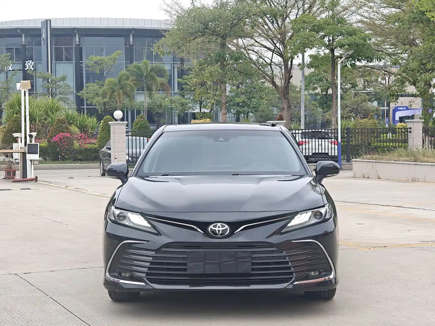 Toyota Camry 2021 2.0G Luxury Edition фото 2