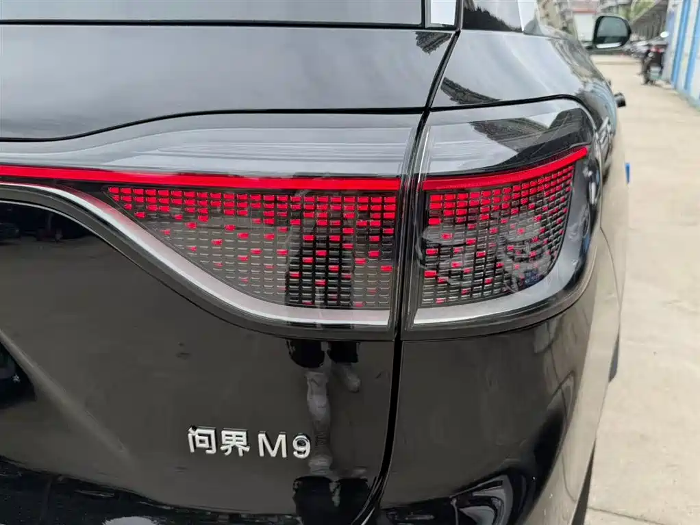 AITO Wenjie AITO M9 2026 Extended Range Max Edition 52kWh 5-seater фото 21
