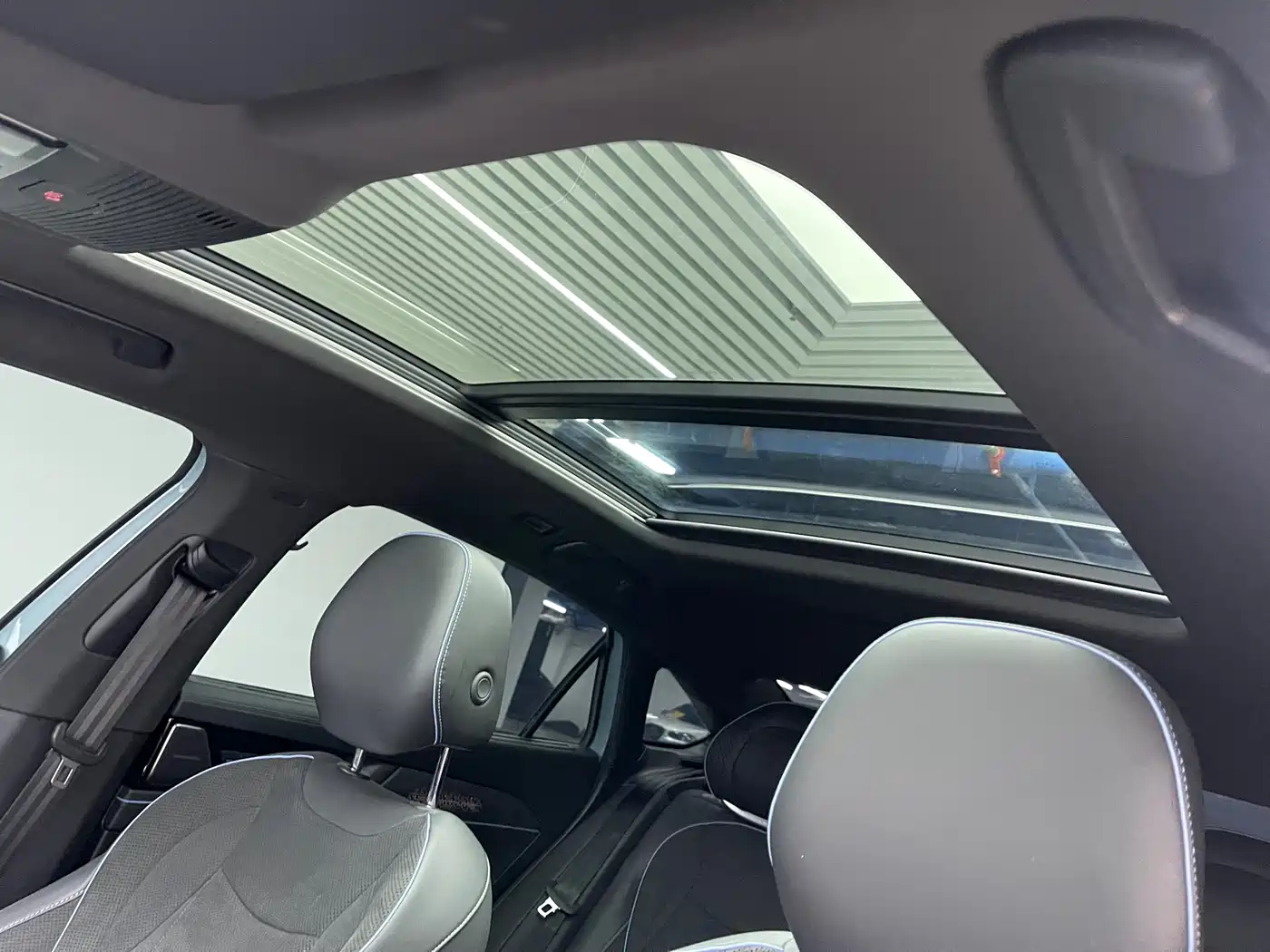 Volkswagen Passat 2025 Model Pro 380TSI Starlight Dragon Premium Edition фото 14