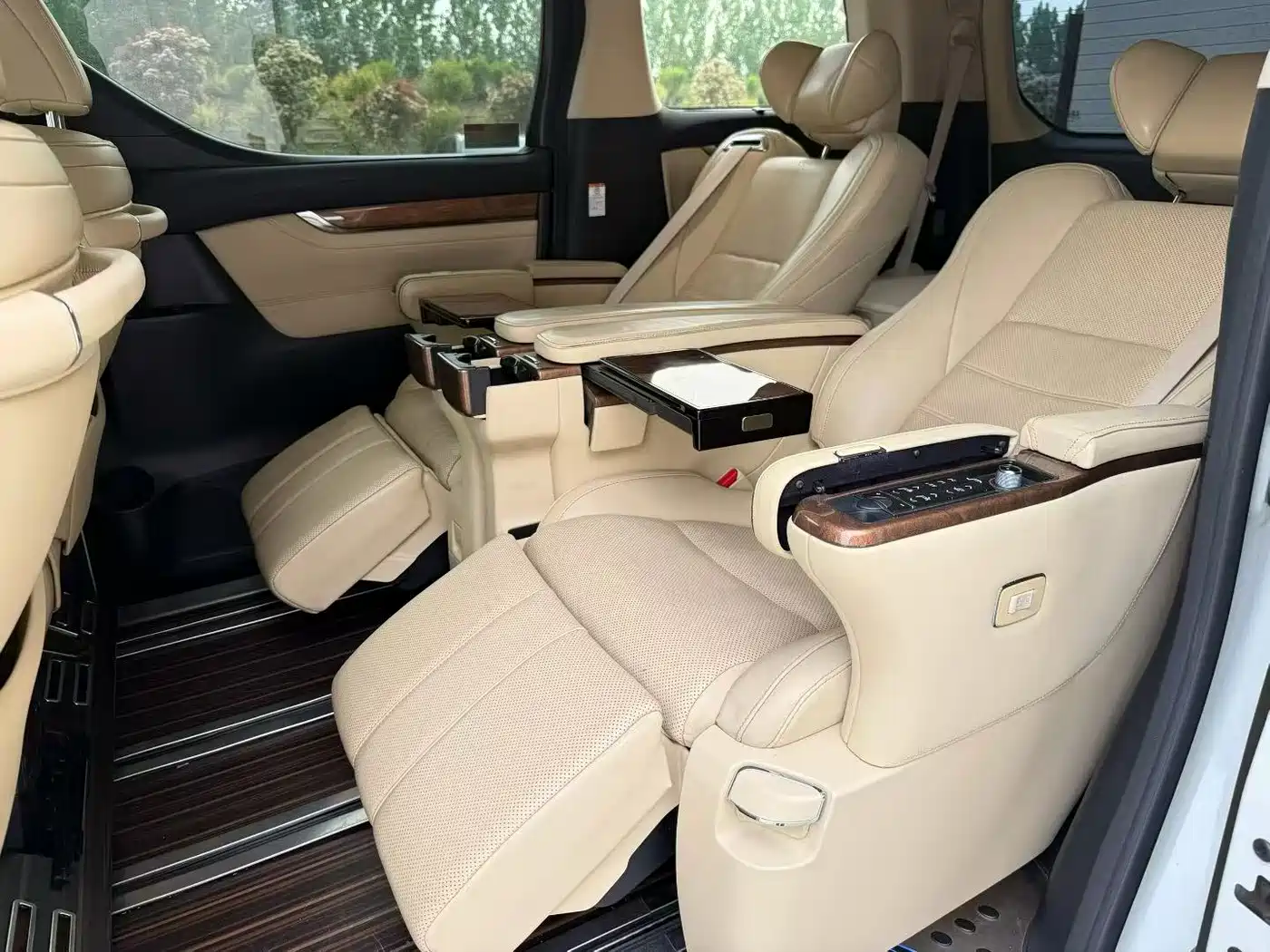 Toyota Alphard 2015 3.5L Premium Edition фото 7