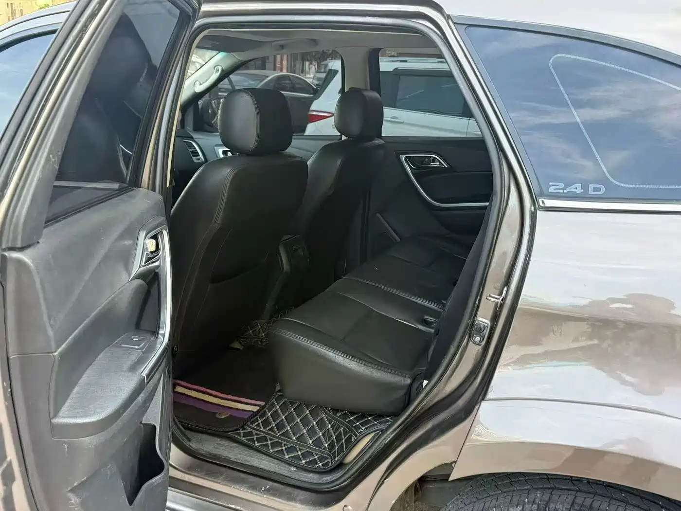 Jiangling Yusheng S350 2015 2014 2.4T Auto 4WD Diesel Luxury Sunroof 5-seater