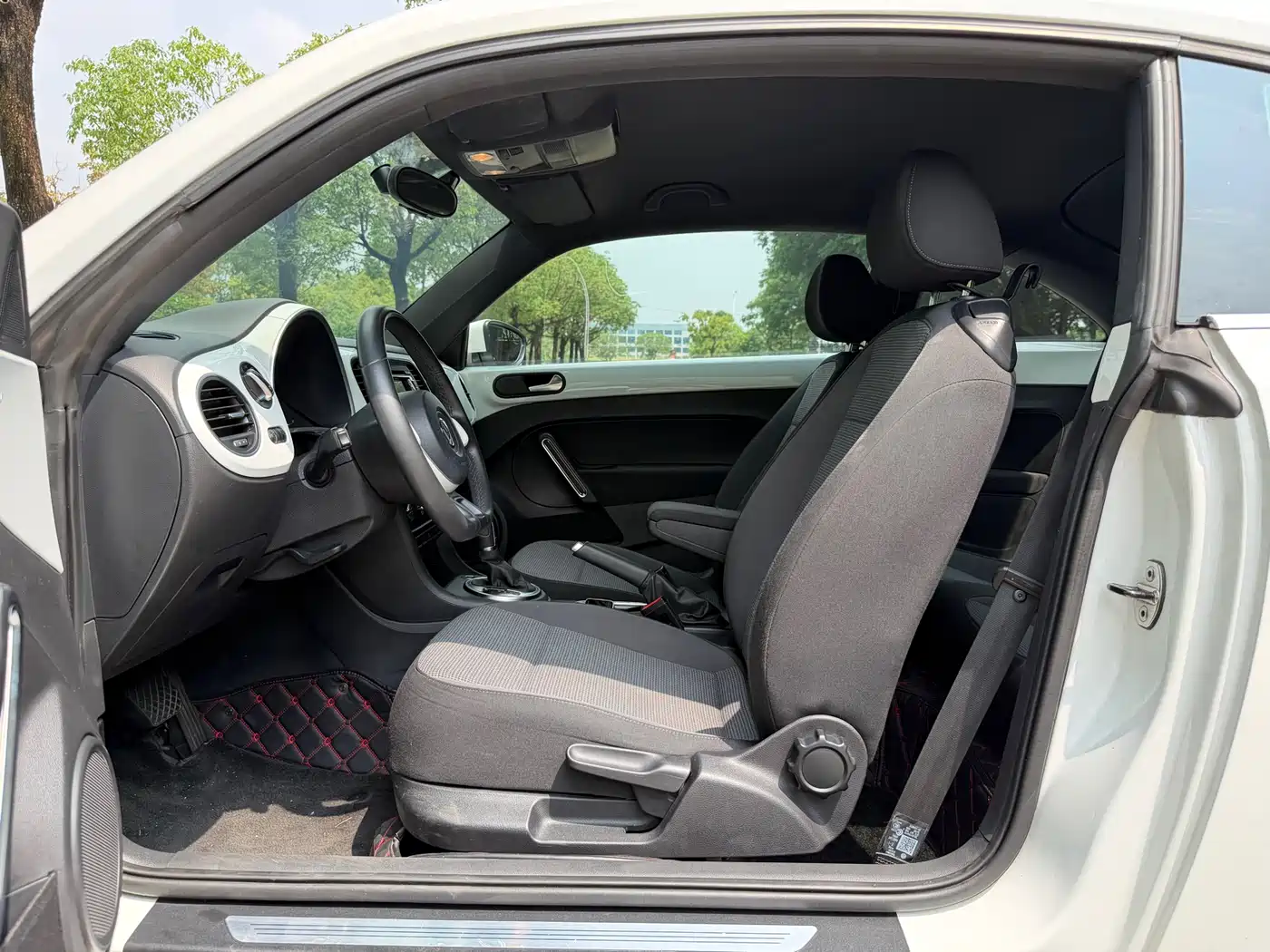 Volkswagen Beetle 2015 180TSI фото 4