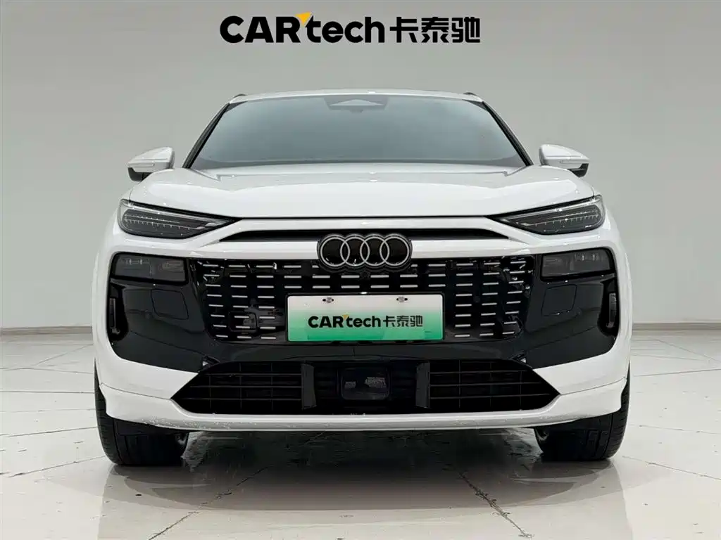 AUDI Q6L E TRON
