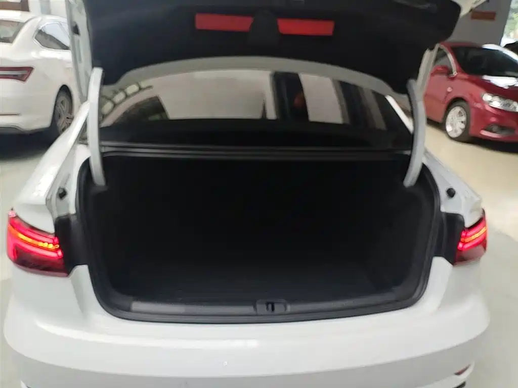 Audi A3 2018 30th Anniversary Limousine 35 TFSI Progressive фото 19
