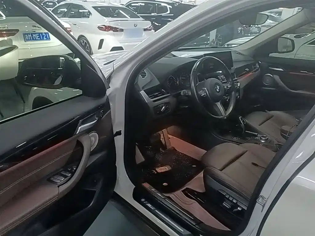 BMW X1 2021 sDrive25Li Leading фото 16
