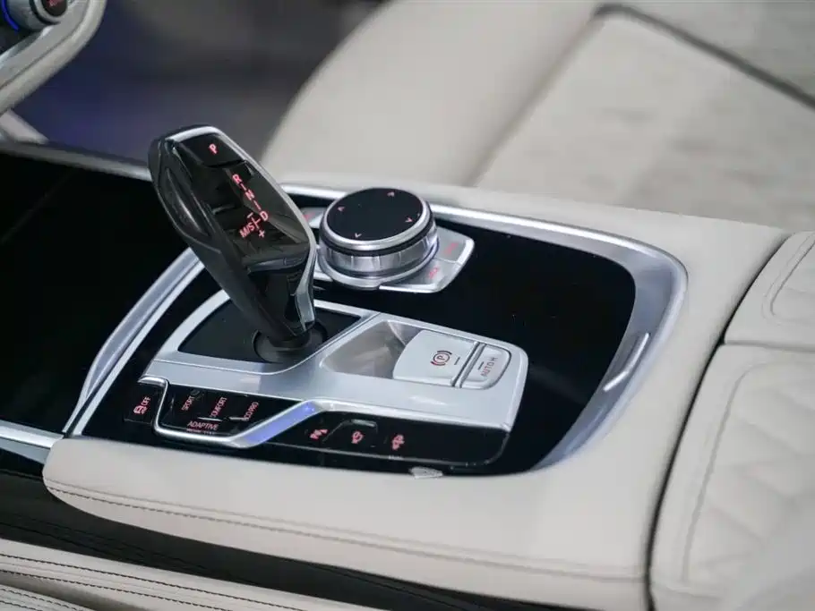 BMW 7 Series 2019 750Li xDrive V8 Luxury Package фото 17