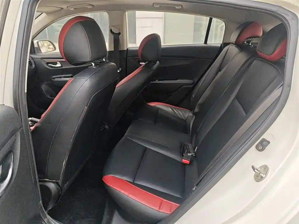 Kia KX CROSS 2018 1.6L Automatic Smart Sunroof Edition фото 13