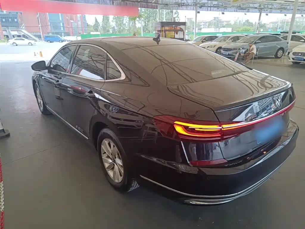 Volkswagen Passat 2022 280TSI Business Edition фото 5