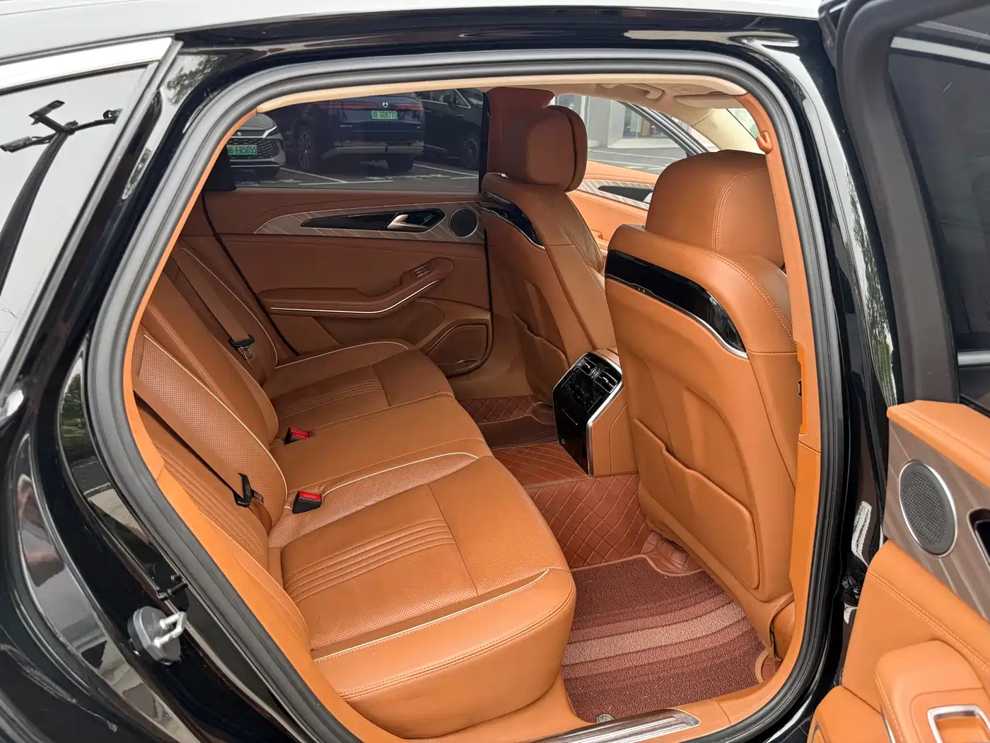 Hongqi H9 2020 2.0T Smart Connection Qi Xiang Edition фото 12