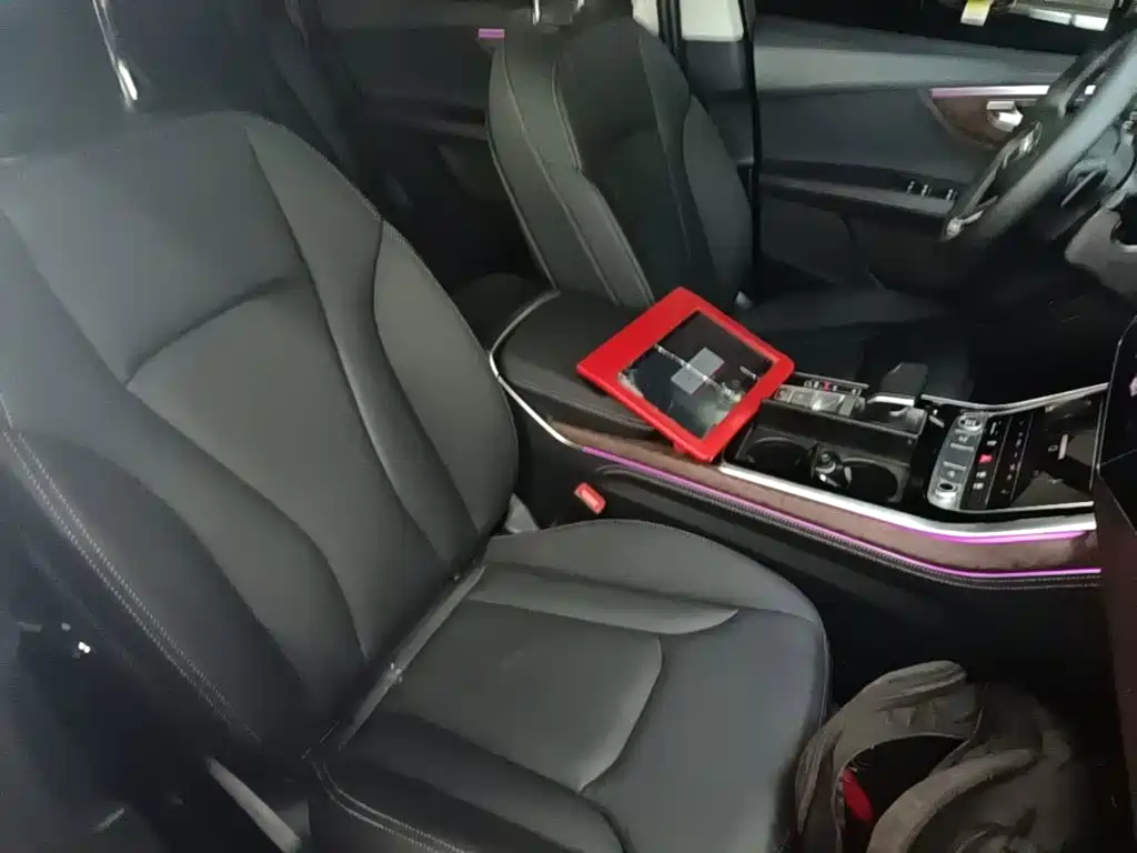 Фото 25 - Audi Q7