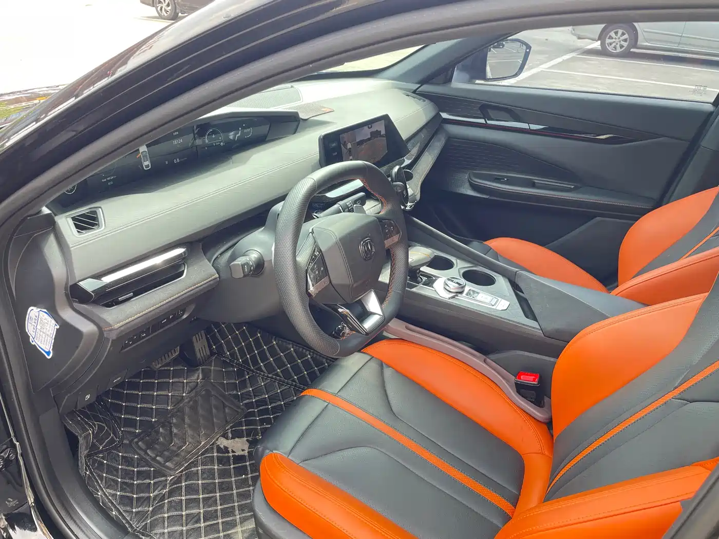 CHANGAN UNI-V