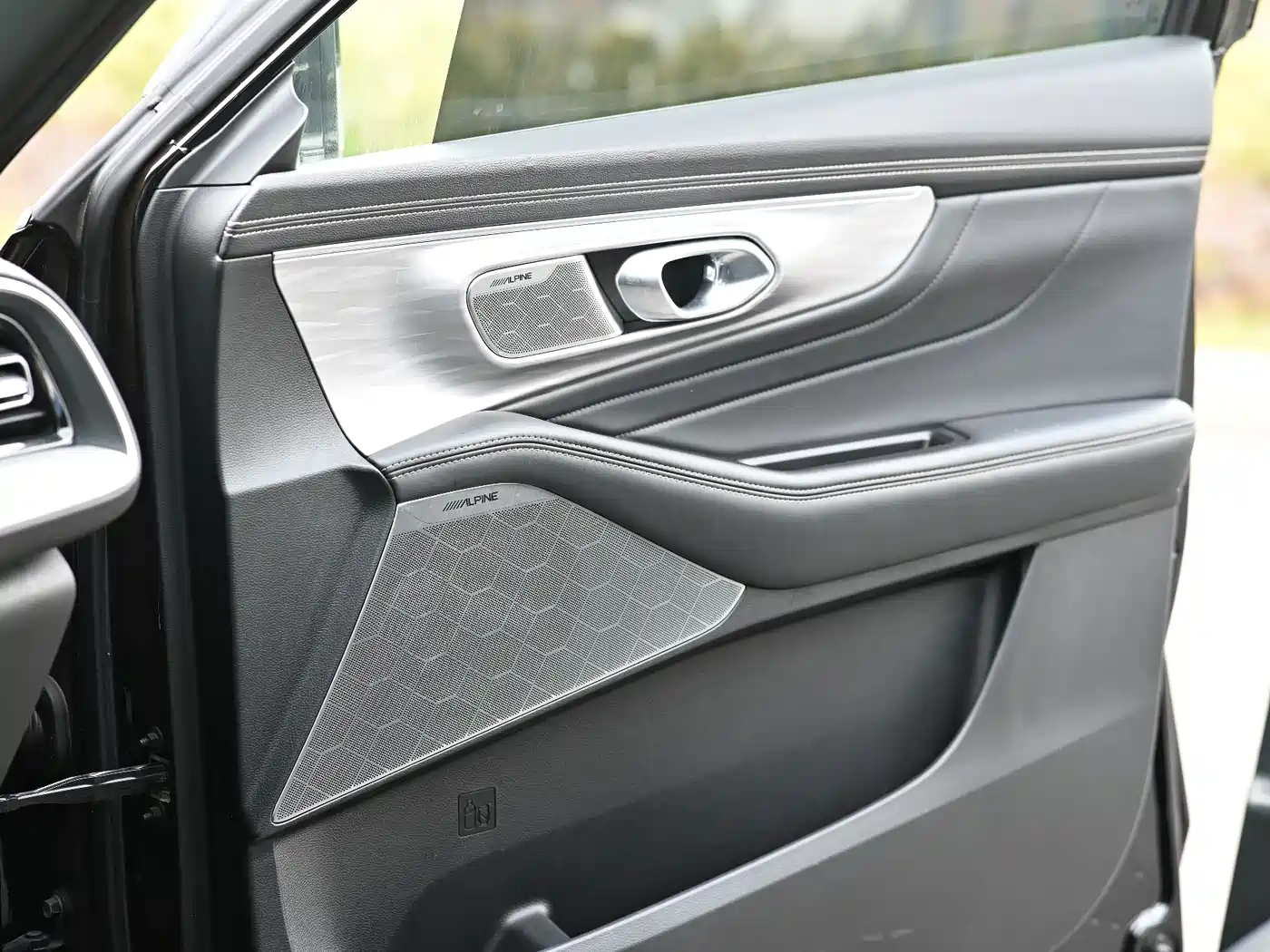 GAC Trumpchi Trumpchi GS8 2022 Pilot Series 2.0TGDI 2WD Premium Edition (7-Seater) фото 10