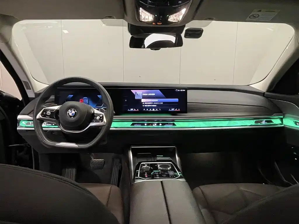 BMW 7 Series 2023 Model 735Li Luxury Package фото 12