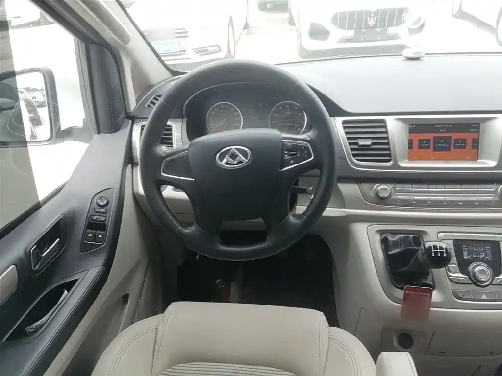 SAIC Maxus Maxus G10 2018 PLUS 2.4L Manual Elite Edition фото 11